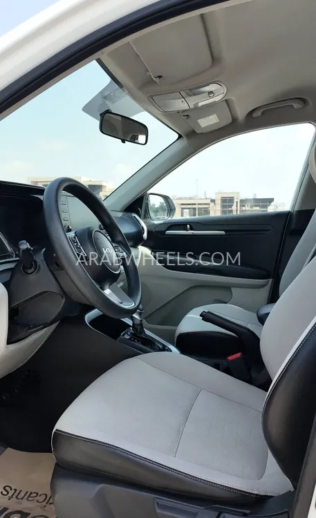 Kia Sonet 2023 for Sale in Dubai Image-8