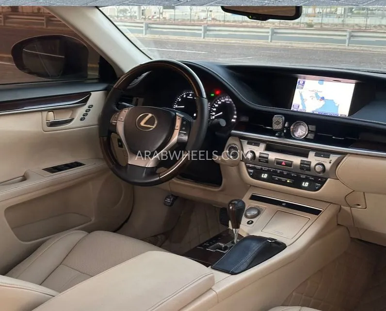لكزس ES 2013 for Sale in عجمان Image-2
