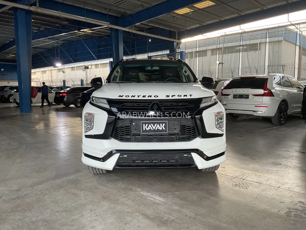 Mitsubishi Montero Sport 2023 for Sale in Sharjah Image-2