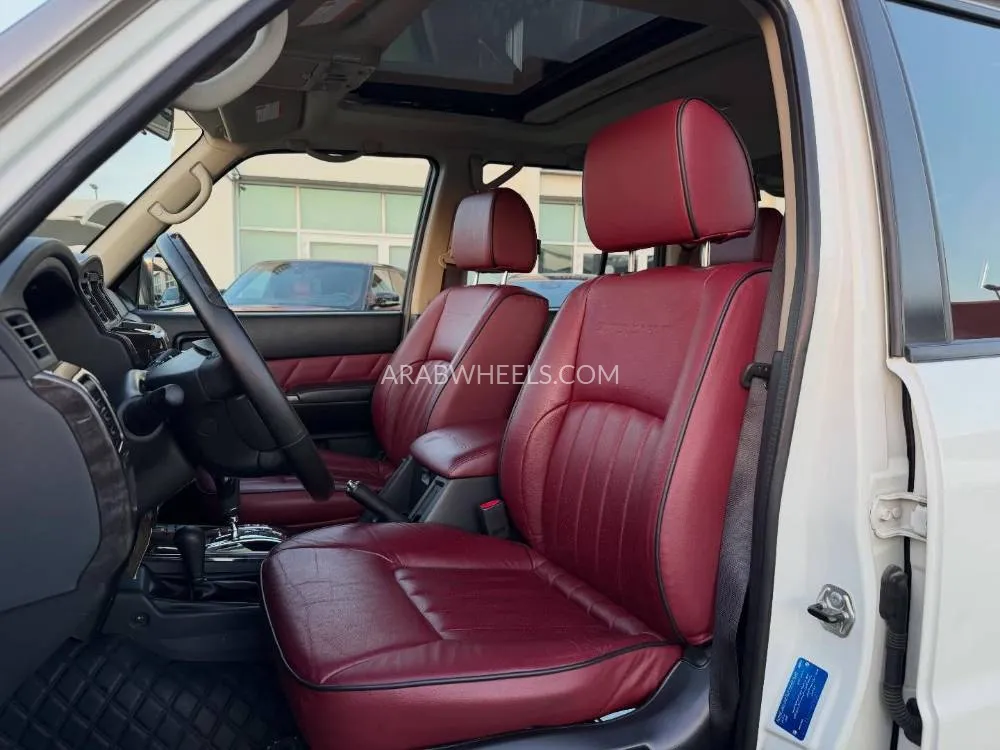 Nissan Patrol 2023 for Sale in Sharjah Image-4