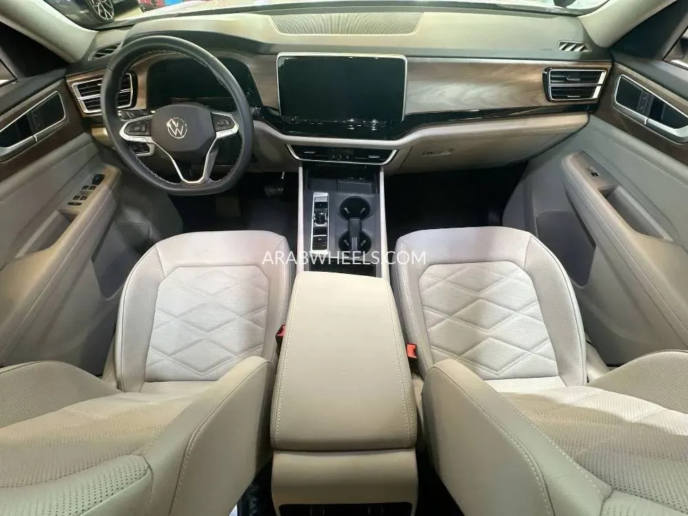 Volkswagen Teramont 2024 for Sale in Dubai Image-10