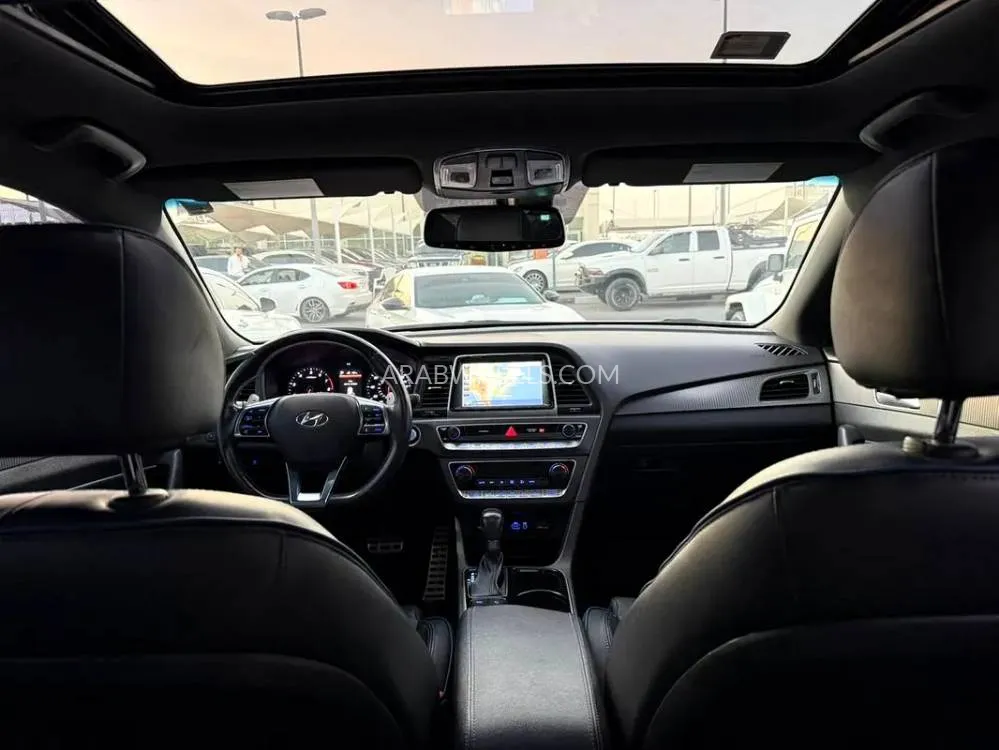 Hyundai Sonata 2018 for Sale in Dubai Image-9