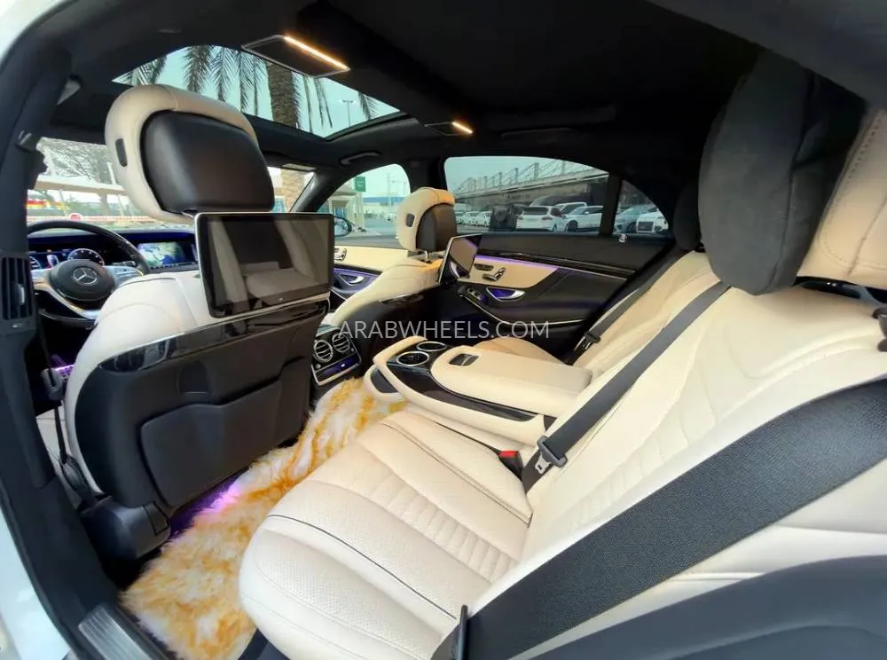 Mercedes Benz CLS Class 2018 for Sale in Dubai Image-18