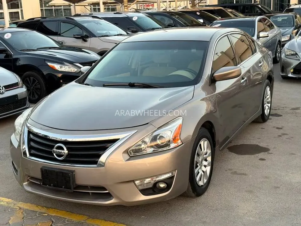 Nissan Altima 2015 for Sale in Dubai Image-2