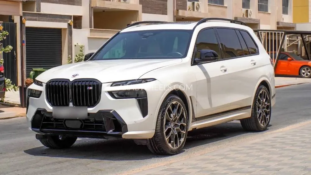 BMW X7 2023 for Sale in Ajman Image-3