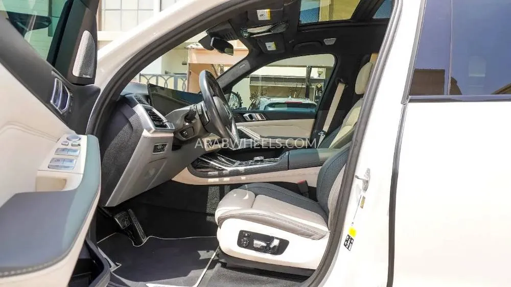 BMW X7 2023 for Sale in Ajman Image-8
