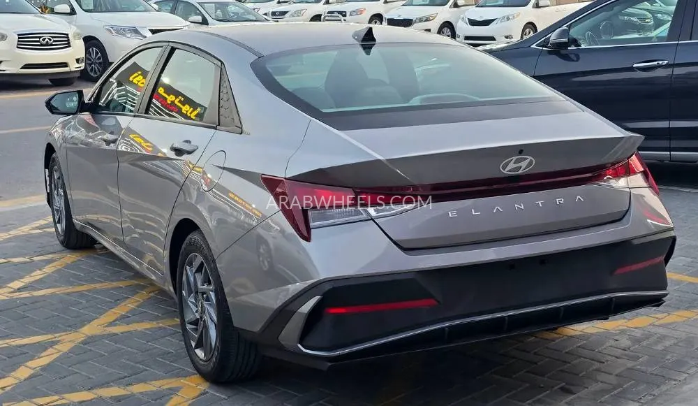 Hyundai Elantra 2024 for Sale in Ajman Image-7