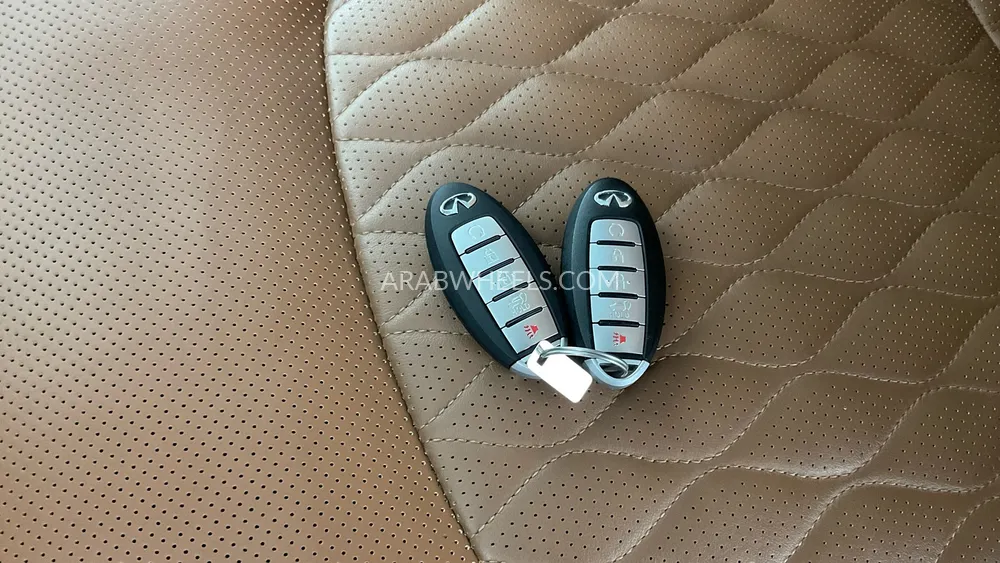 Infiniti QX80 2022 for Sale in Dubai Image-17