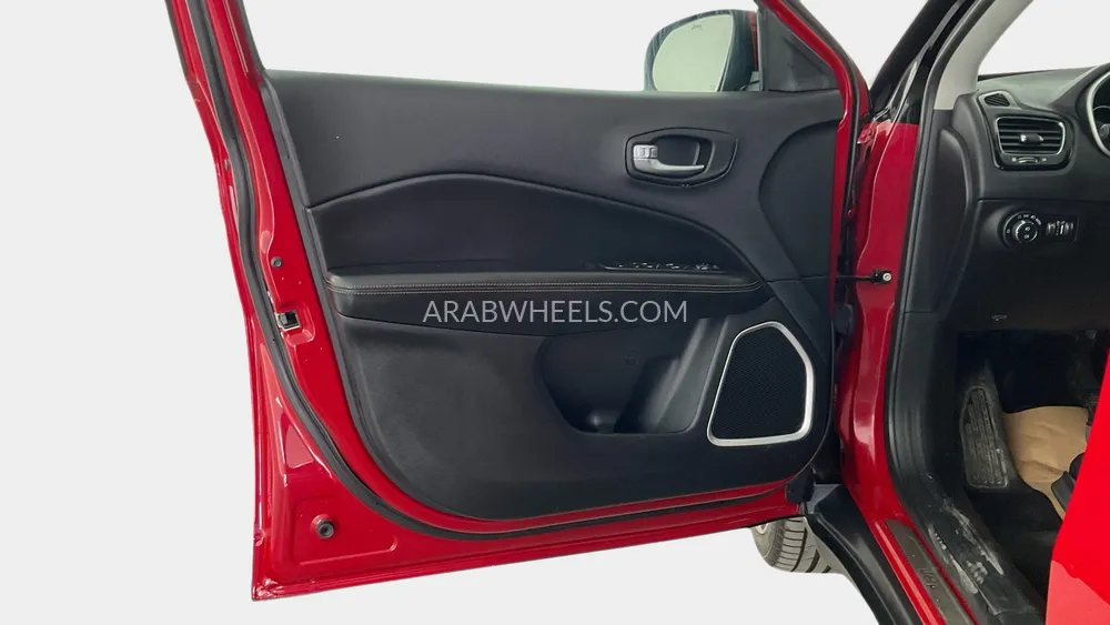 Jeep Compass 2018 for Sale in Sharjah Image-18