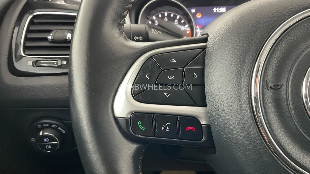 Jeep Compass 2018 for Sale in Sharjah Image-20