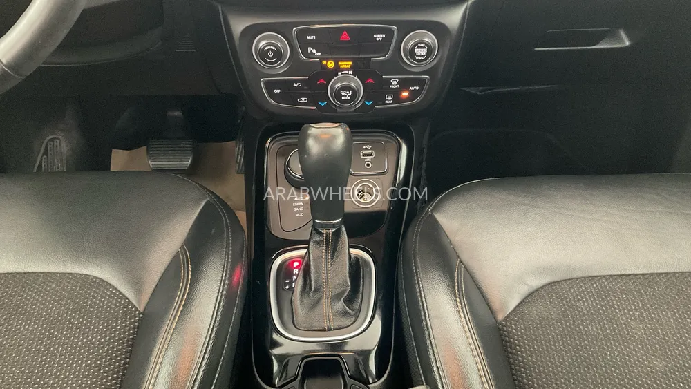 Jeep Compass 2018 for Sale in Sharjah Image-23
