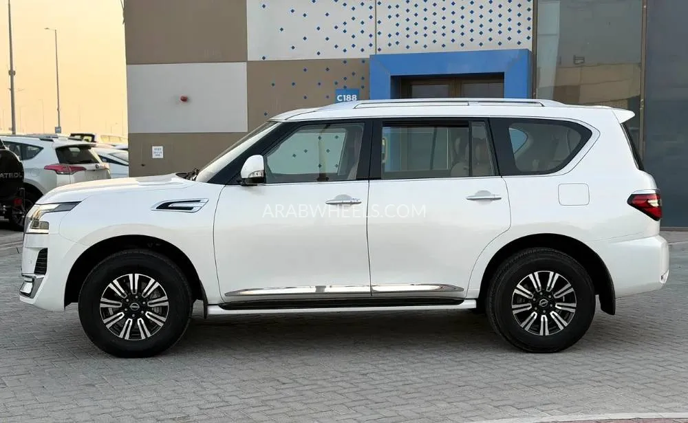 Nissan Patrol 2023 for Sale in Abu Dhabi Image-3