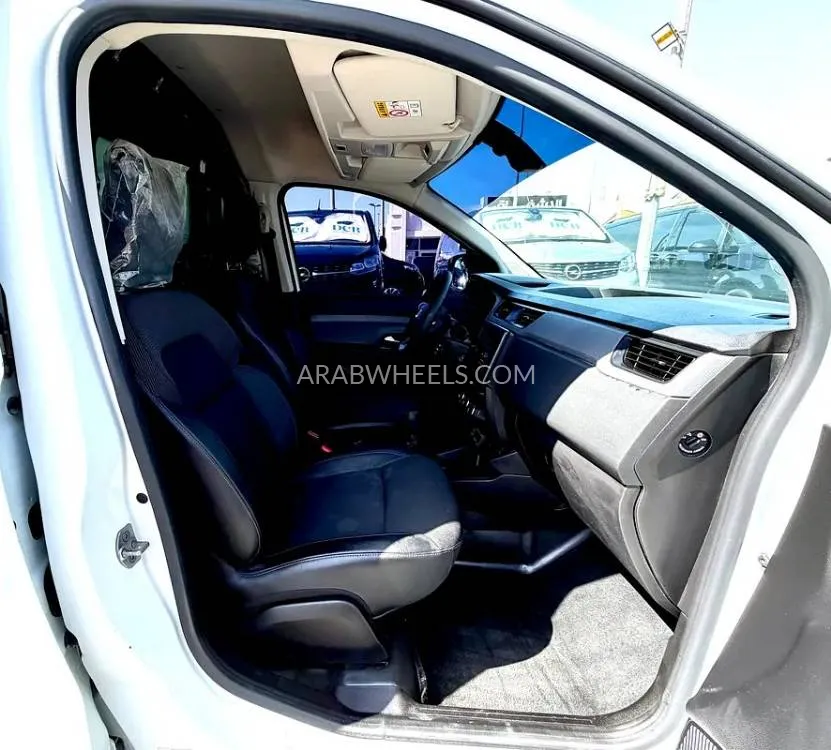 رينو إكسبريس فان 2024 for Sale in الشارقة Image-15