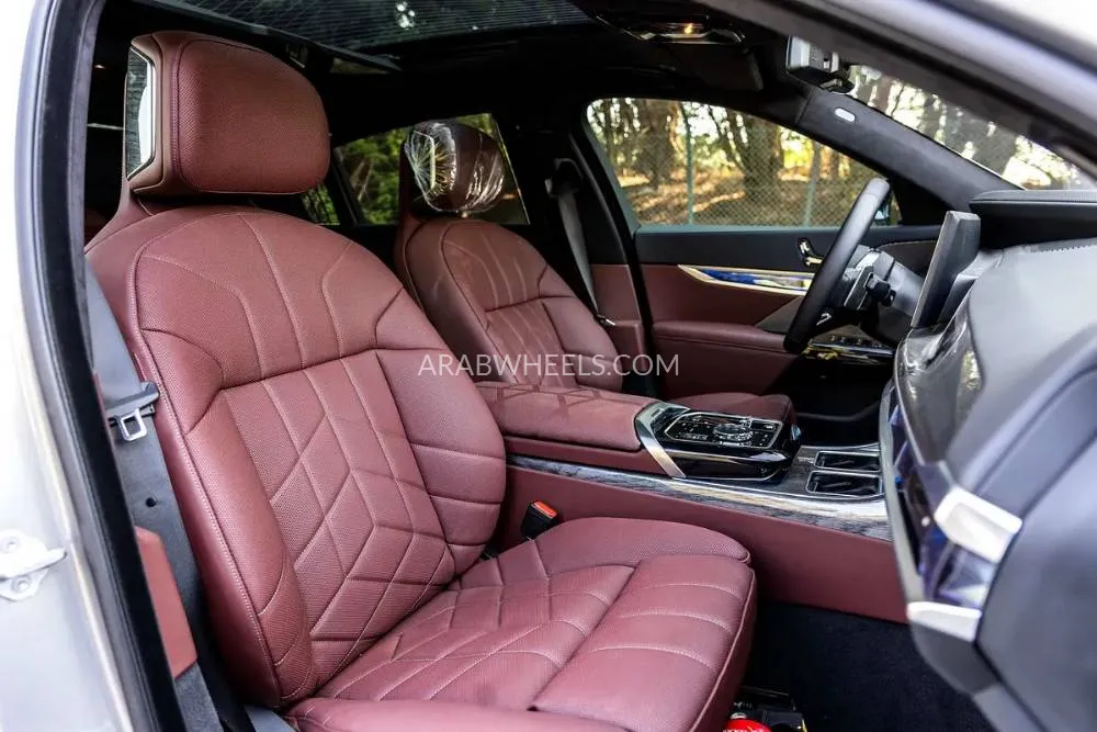 BMW 7 series 2026 for Sale in Sharjah Image-5