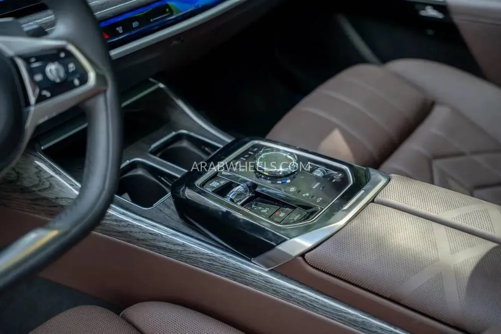 BMW 7 series 2026 for Sale in Sharjah Image-10