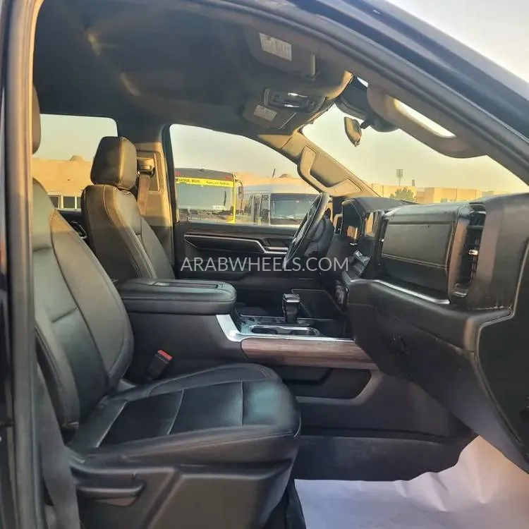 Chevrolet Silverado 2022 for Sale in Sharjah Image-6