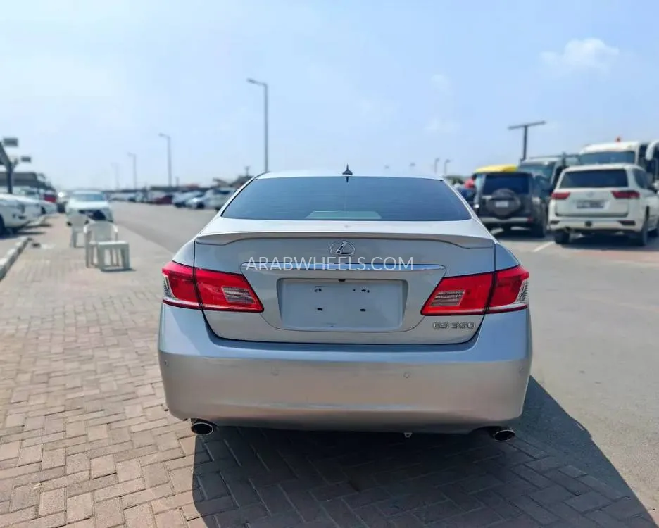 Lexus ES 2011 for Sale in Sharjah Image-8