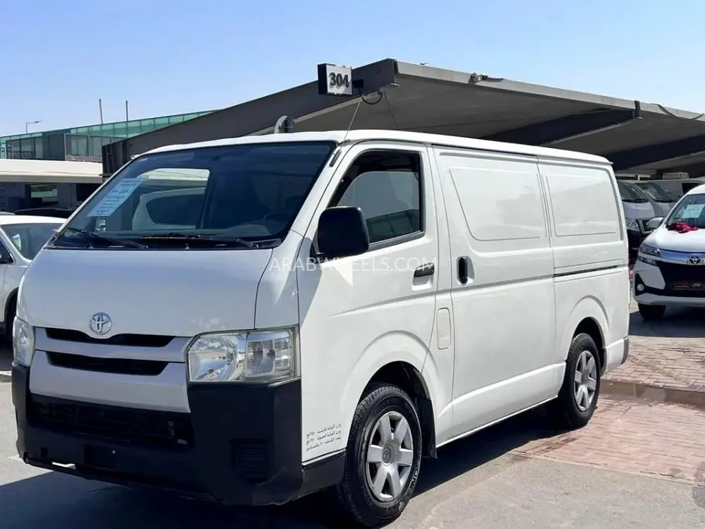 Toyota Hiace 2014 for Sale in Sharjah Image-8