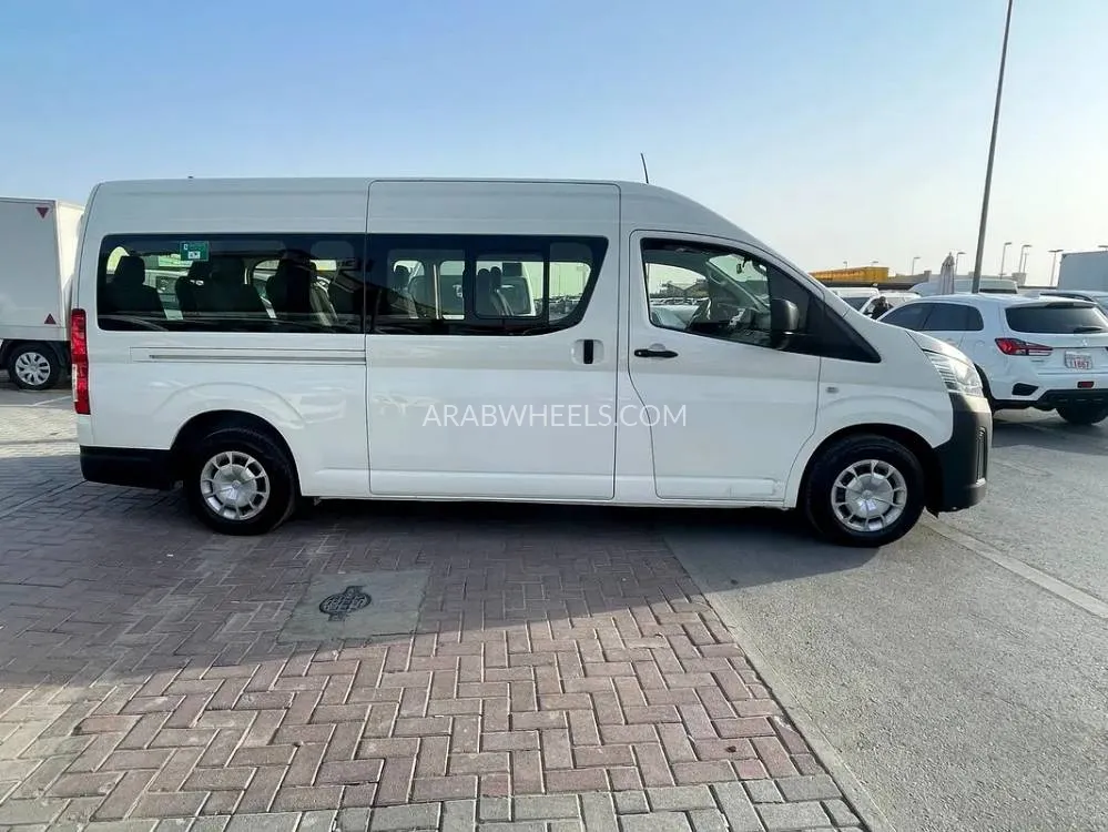 Toyota Hiace 2021 for Sale in Sharjah Image-10