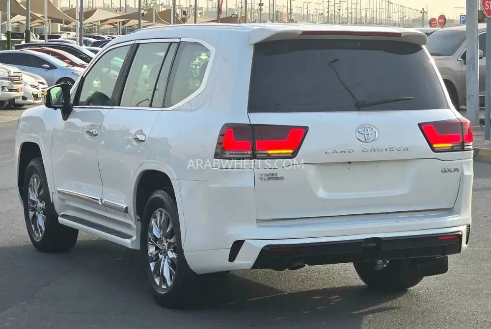 Toyota Land Cruiser 2015 for Sale in Sharjah Image-10