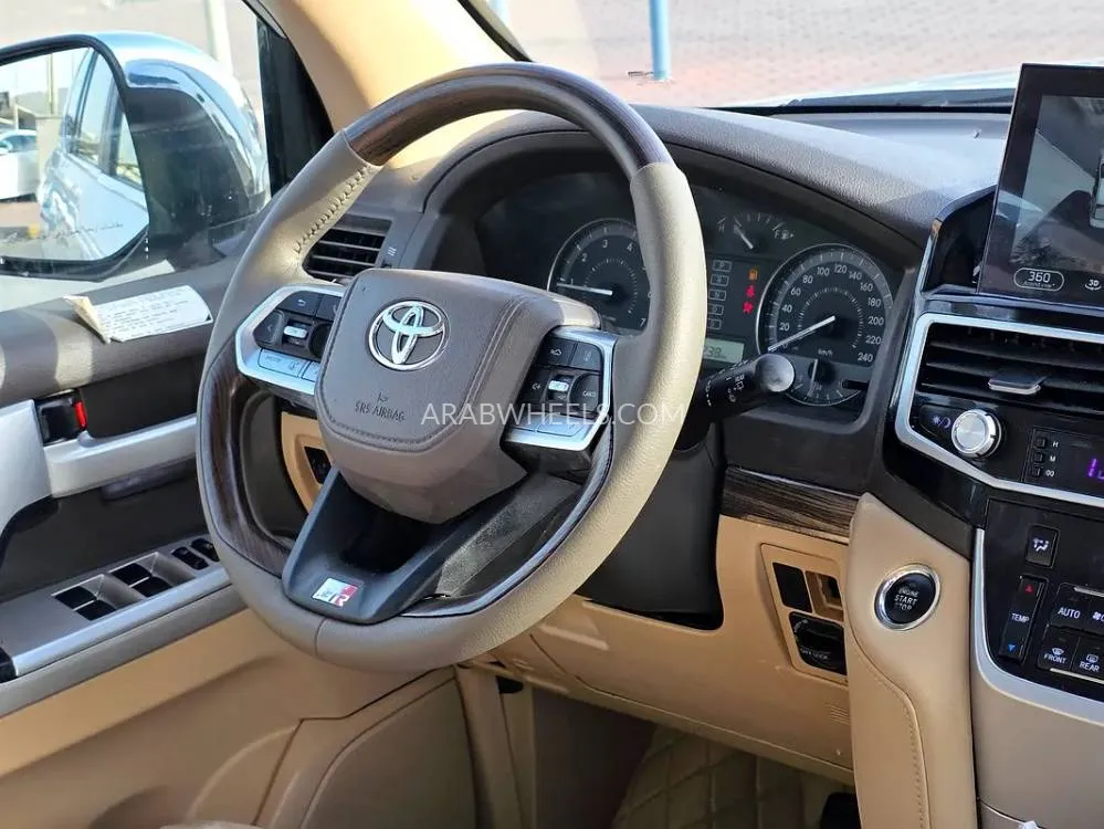 Toyota Land Cruiser 2015 for Sale in Sharjah Image-8