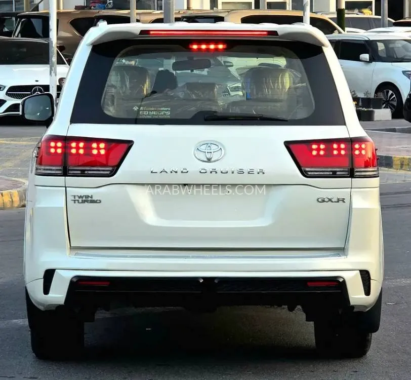 Toyota Land Cruiser 2015 for Sale in Sharjah Image-5