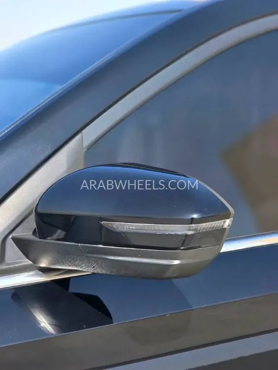 Chevrolet Captiva 2023 for Sale in Sharjah Image-2