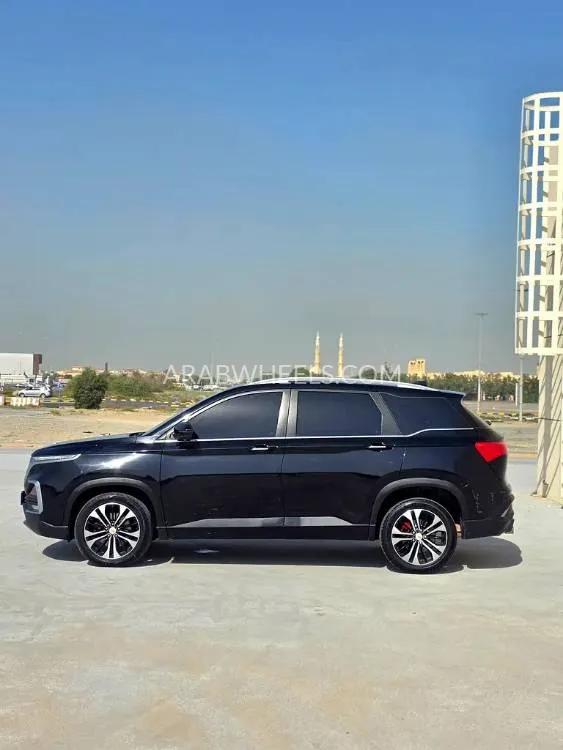 Chevrolet Captiva 2023 for Sale in Sharjah Image-8