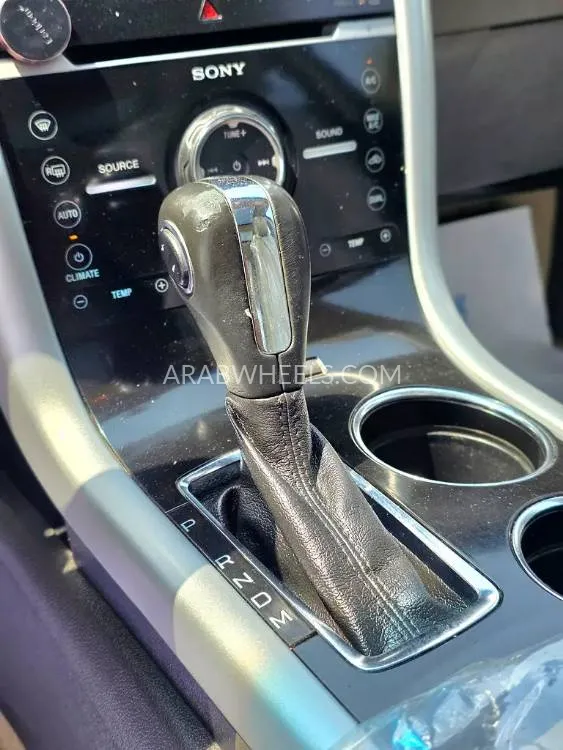 Ford Edge 2011 for Sale in Sharjah Image-8