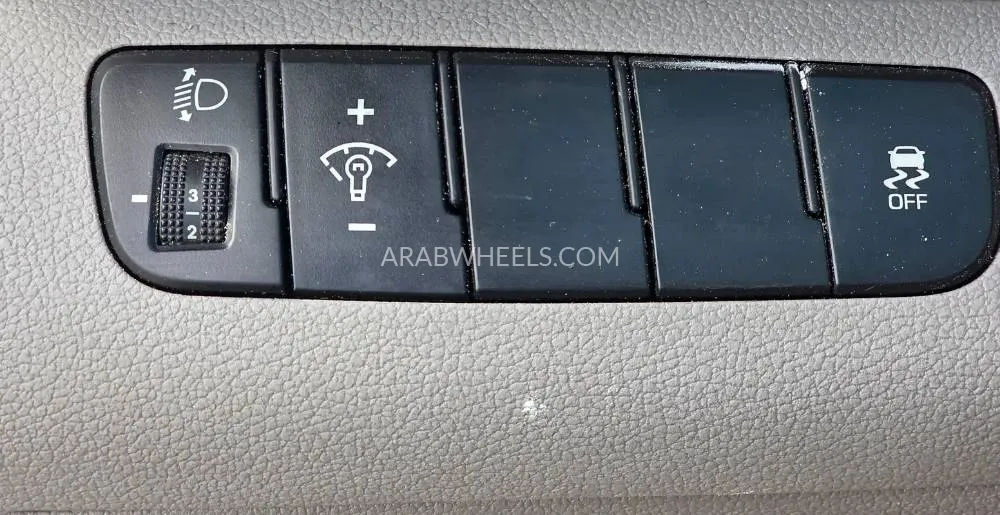 Hyundai Elantra 2019 for Sale in Sharjah Image-13