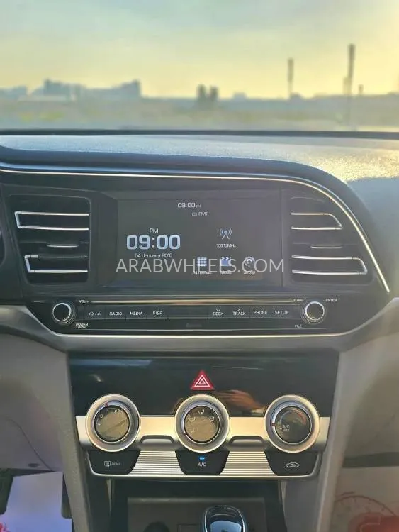 Hyundai Elantra 2020 for Sale in Sharjah Image-9