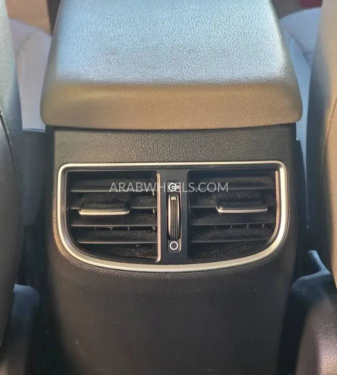 Hyundai Elantra 2020 for Sale in Sharjah Image-10