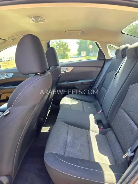 Kia Forte 2023 for Sale in Sharjah Image-4