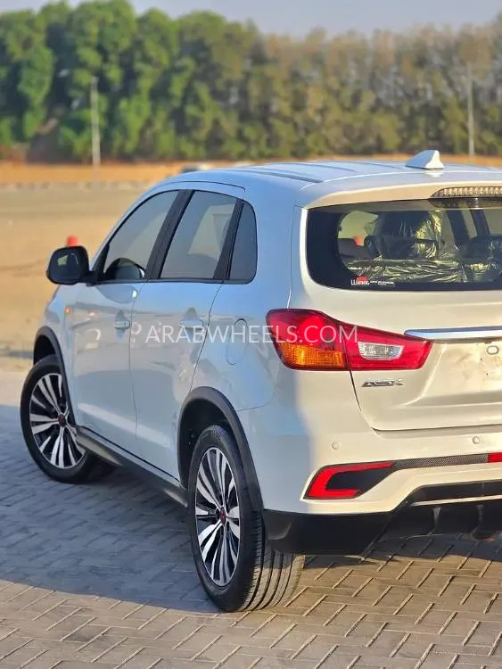 Mitsubishi ASX 2019 for Sale in Sharjah Image-11