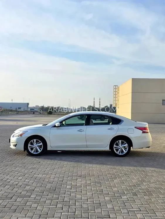 Nissan Altima 2016 for Sale in Sharjah Image-7