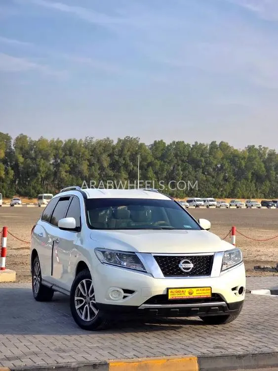 Nissan Pathfinder 2015 for Sale in Sharjah Image-11