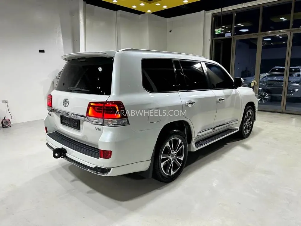 Toyota Land Cruiser 2018 for Sale in Abu Dhabi Image-11