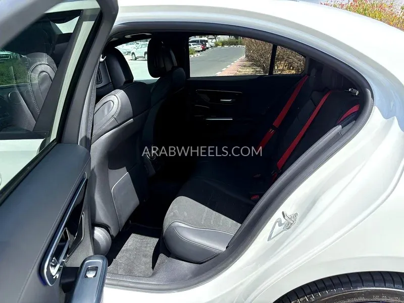 مرسيدس بنز كلاس C 2022 for Sale in دبي Image-11