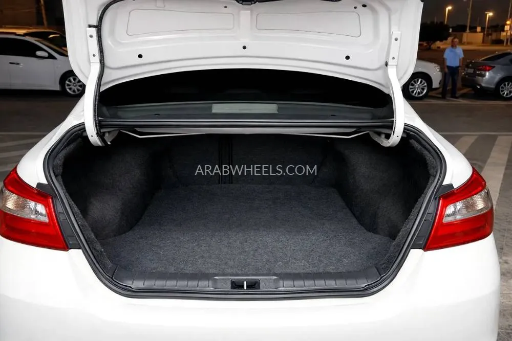 Nissan Altima 2018 for Sale in Abu Dhabi Image-16