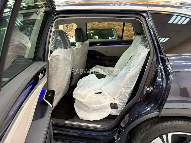 Volkswagen ID.6 2022 for Sale in Dubai Image-6