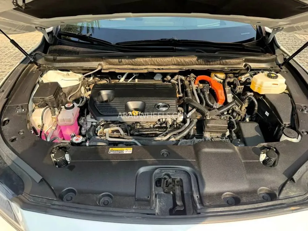 Lexus RX 2023 for Sale in Dubai Image-5