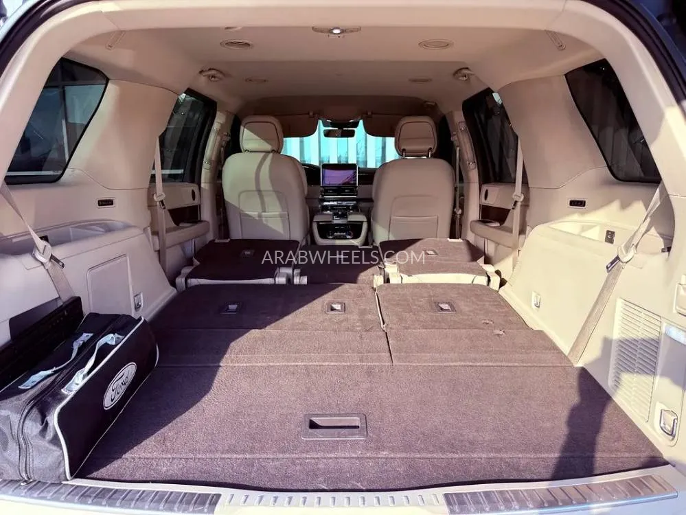 Lincoln Navigator 2021 for Sale in Dubai Image-16