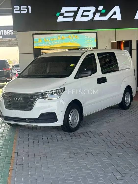 Hyundai H1 2019 for Sale in Ajman Image-9