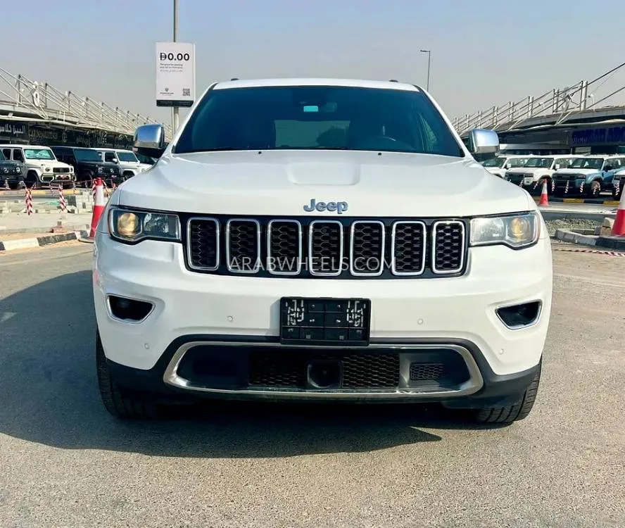 Jeep Cherokee 2021 for Sale in Dubai Image-9