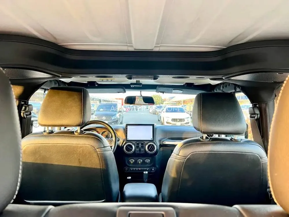 Jeep Wrangler 2015 for Sale in Dubai Image-9