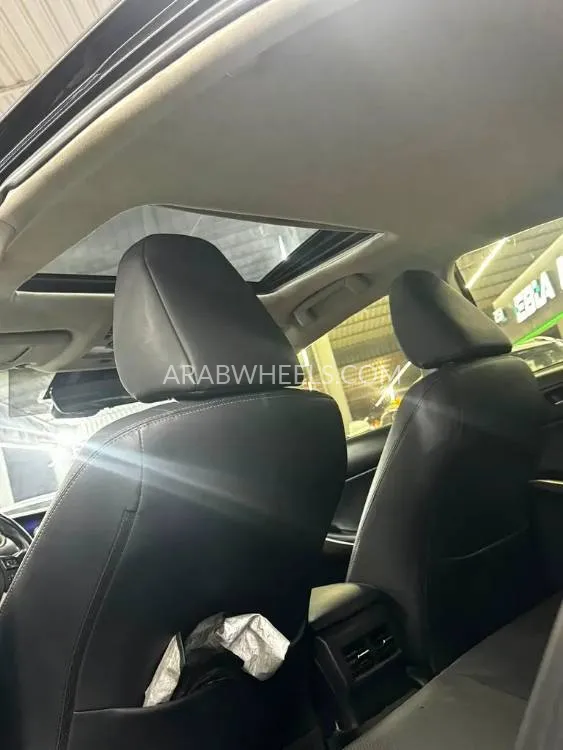 Lexus IS 2017 for Sale in Ajman Image-4