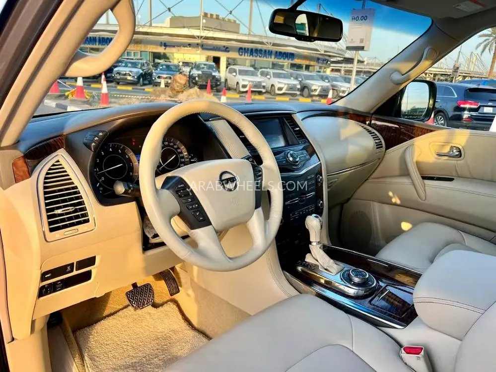 Nissan Patrol 2018 for Sale in Dubai Image-4