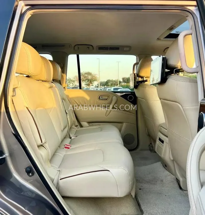 Nissan Patrol 2018 for Sale in Dubai Image-7