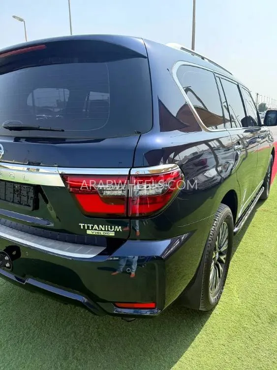 Nissan Patrol 2020 for Sale in Sharjah Image-4