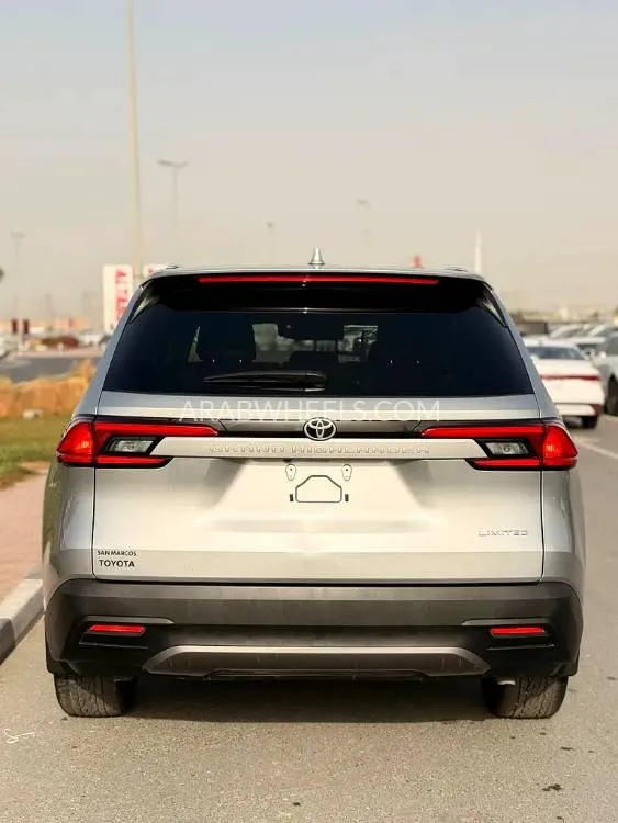 Toyota Grand Highlander 2025 for Sale in Dubai Image-9